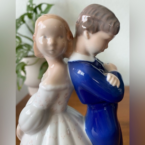 Bing & Grondahl Danish Boy & Girl Porcelain Figurine by Claire Weiss 1970s B&G - Picture 3 of 10